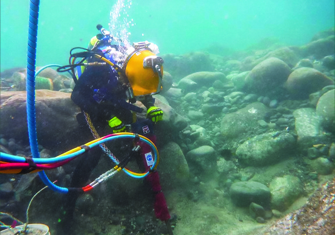 Handheld Hydraulic Breaker HH20 Underwater – Image 3